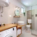 Laura By Interhome * Pula