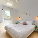 Laura By Interhome Ferienhaus