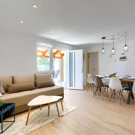 Tatil Evi Laura By Interhome Pula