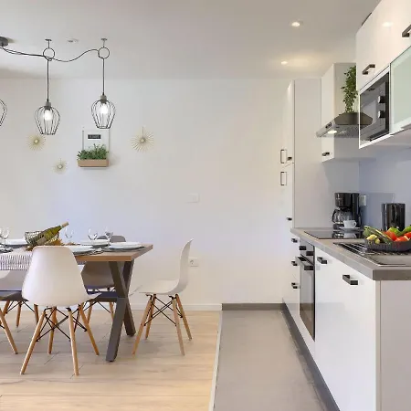 Laura By Interhome Semesterbostad