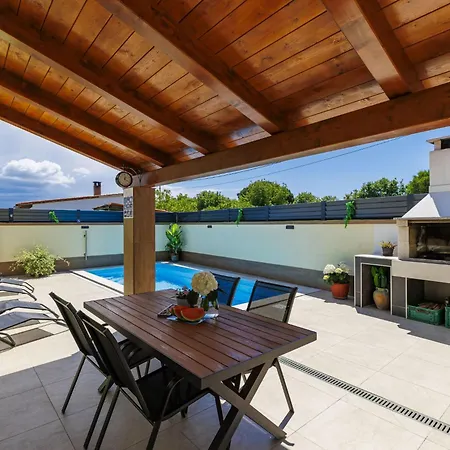 Laura By Interhome * 普拉