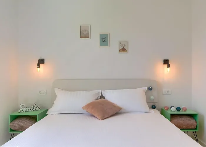 Laura By Interhome * Pula