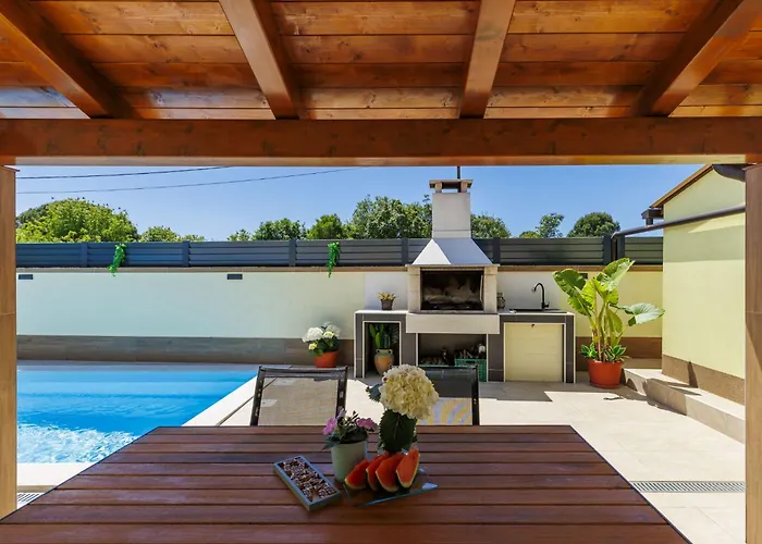 Laura By Interhome Сasa de vacaciones Pula