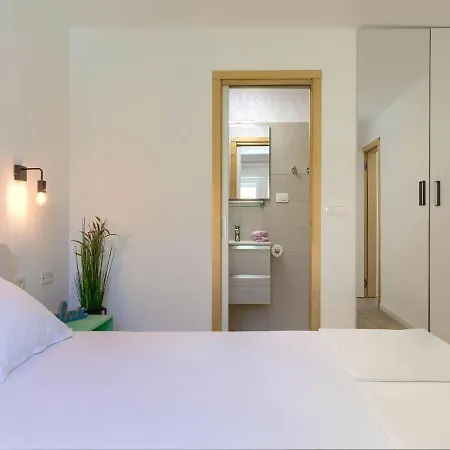 Laura By Interhome Pula