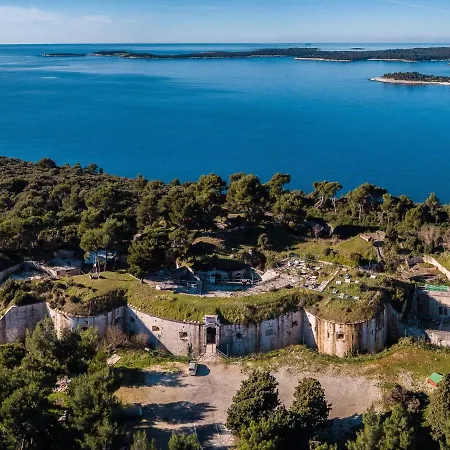 Laura By Interhome * Pula