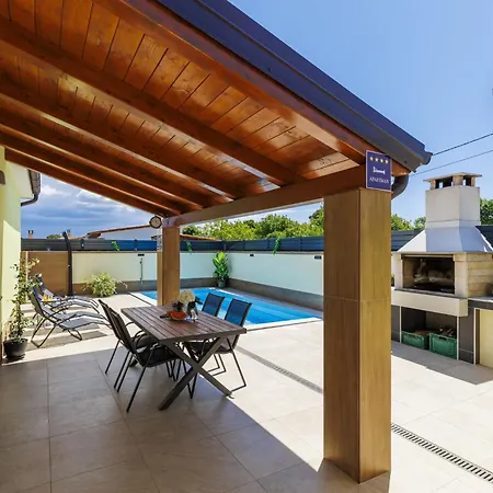 Tatil Evi Laura By Interhome