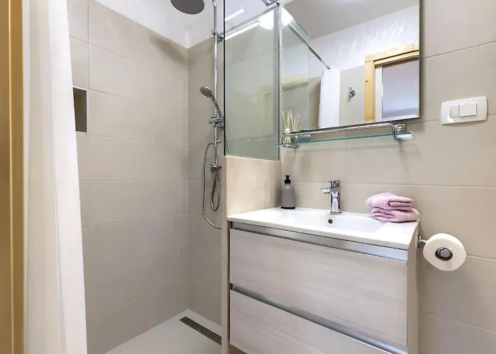 Laura By Interhome Vakantiehuis Pula